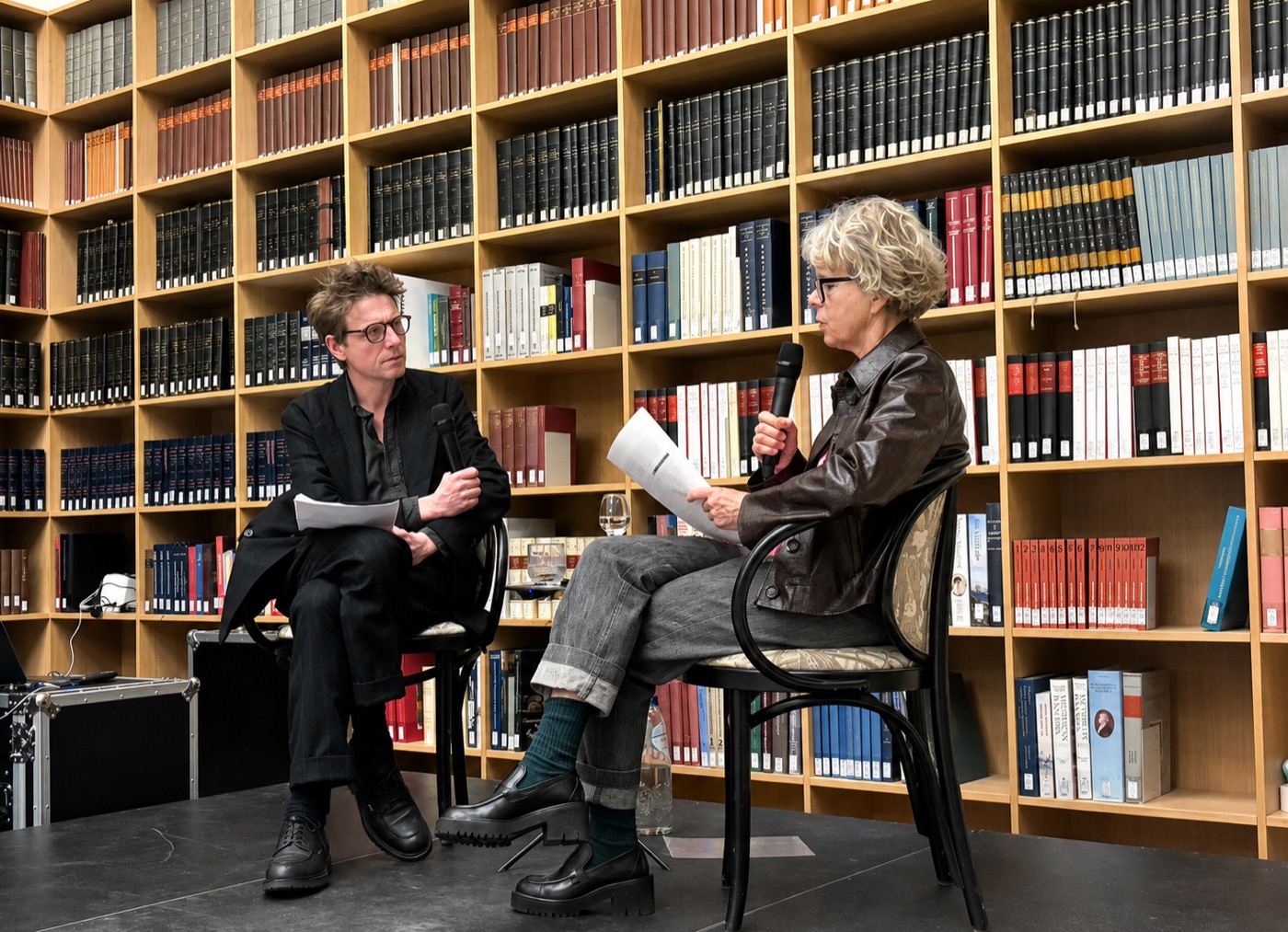 Anne-Mie Van Kerckhoven en Bent Van Looy in gesprek op het event 2025